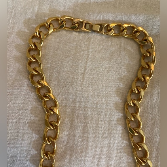 Chunky‎ Curb Link Gold Tone Status Necklace - Picture 1 of 6